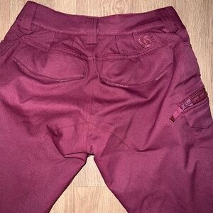 Burton's Gloria women Medium red snowboarding/ski pants